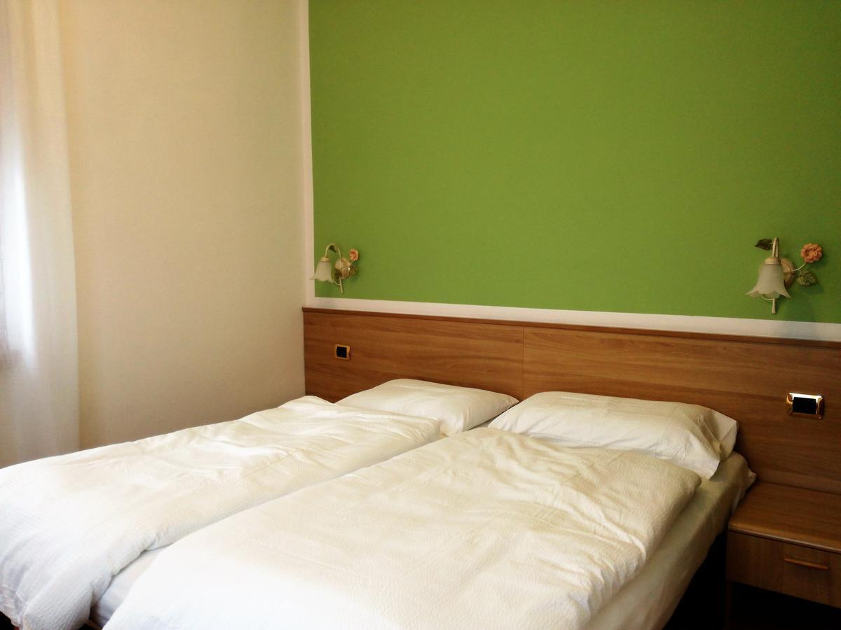 Green Base Hotel B&B Мале Экстерьер фото